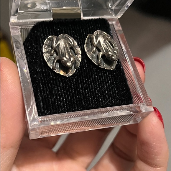 Sterling silver Frog earrings - Picture 4 of 7